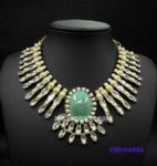 Luxurious diamantes necklace 