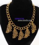 Feather charms metal necklace