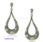 Vintage retro engraved earring