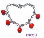 Metal links bracelet with beads decoration