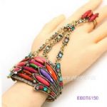 Link fingers bracelet