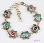 Vintage style of bracelet