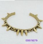 Rivets design of metal bracelet