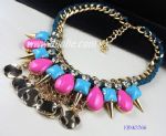 Metal necklace