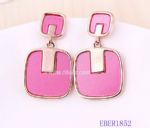Pink fashionable stud earring