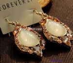 Fashinable drop earring