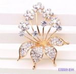 Flower diamantes brooch