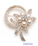 Pearls flower brooch