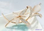 Butterfly style of opals brooch