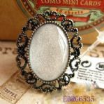 Hollowed snow imitation crystal ring