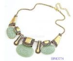 Fashionable metal necklace