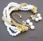 Elegant immitation pearls bracelet