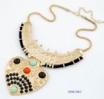 Heart style of metal necklace