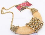 Vintage stone and flowers necklace