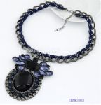 Luxurious resin necklace with rehinestone pendant decoration