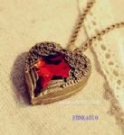 Pendant necklace simple and chic design