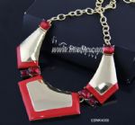 Irregular pendant necklace