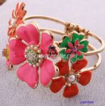 Enameled flowers bracelet