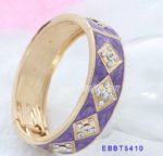 Violet diamantes fashionable bangle