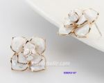 White flowers fashion stud earring