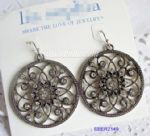 Hollowed style of hoop earring