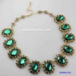 Metal links necklace with engraved design