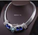 Fashionable rhinestone choker
