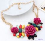 Engraved flowers metal necklace