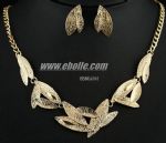 Gold plated leaves necklace