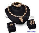 Exquisite jewelries set