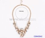 Luxurious imitation pearls necklace