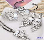 Delicate Glittering Crystal Jewelry Set