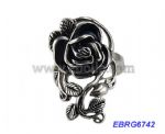 Vintage style of rose rings