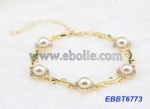 Pearls metal bracelet