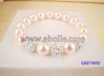 Elegant pearls bracelet