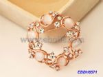 Gold-plated alloy imitation pearl brooch