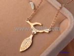 Metal leaves necklace