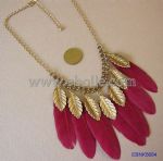 Fashion rose feather necklace with antique bronze plated alloy leaf