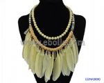 Fashion Necklace with Feather, Decorated with Beads