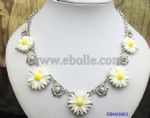 Euramerican exaggerated daisy sweater charm necklace