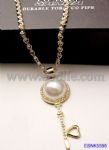 Chic pearls necklace with key shapes